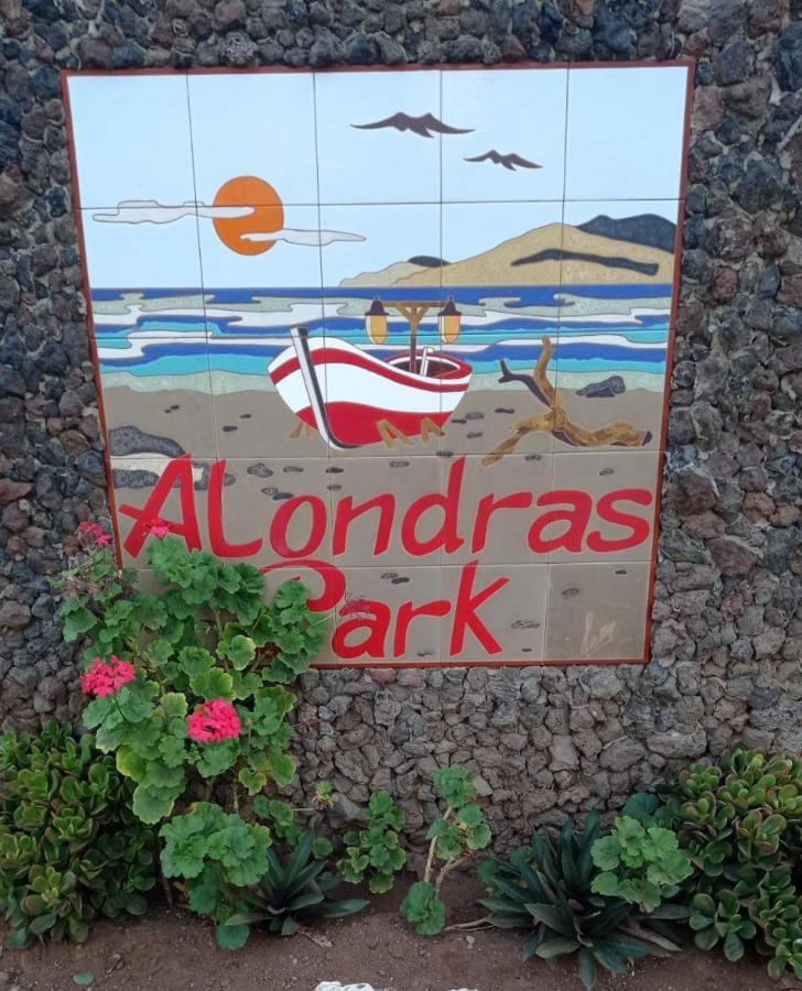 Alondras Park Mialsoma Apartment Arona  Exterior foto